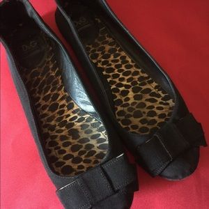 Used Dolce and Gabbana flats